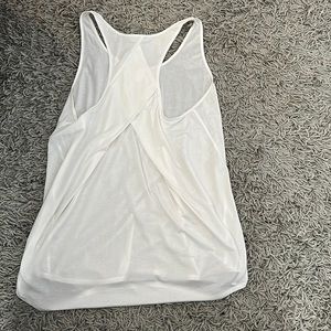 lululemon tank top!!